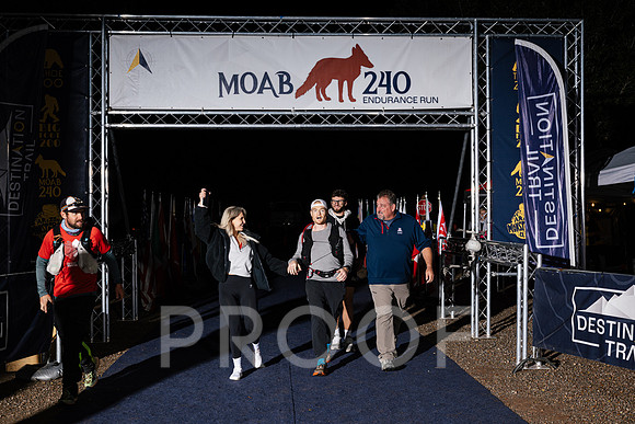 AW_M25-7976