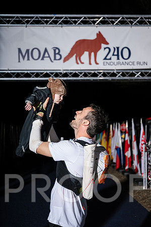 AW_M25-7883