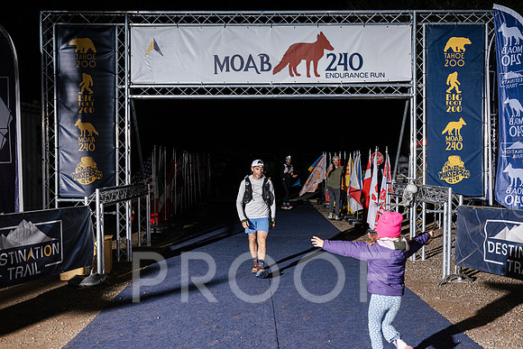 AW_M25-7742
